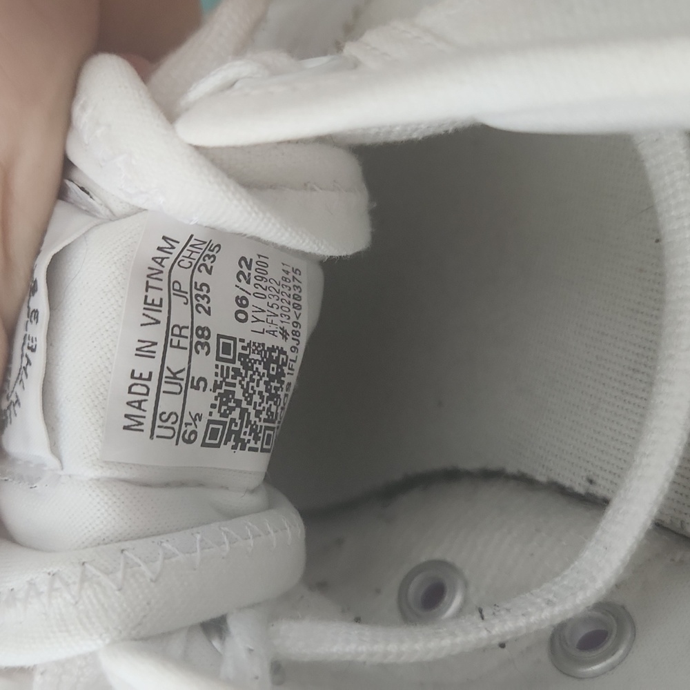 Adidas - Picture 2 of 2
